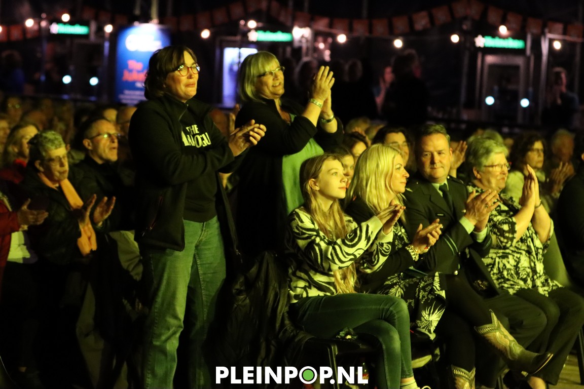 Donderdagavond 13 04 2023              (72)